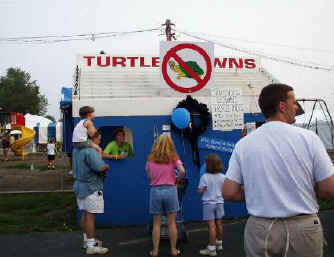 ar-anfest-turtlerace1.jpg (26577 bytes)