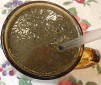 Green Smoothie: Bananas, Blueberry, Collard, and Peaches