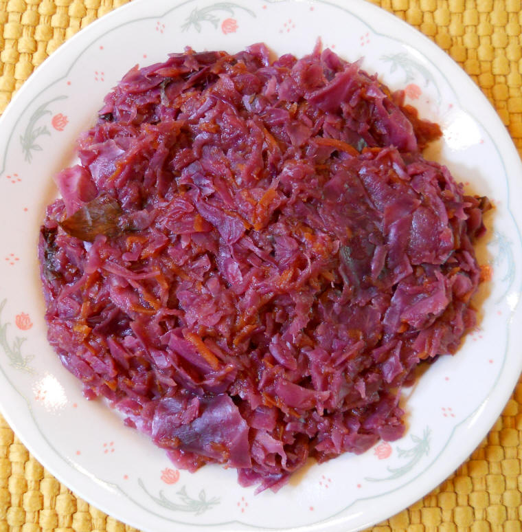 Sweet and Sour Red Cabbage with Apples
