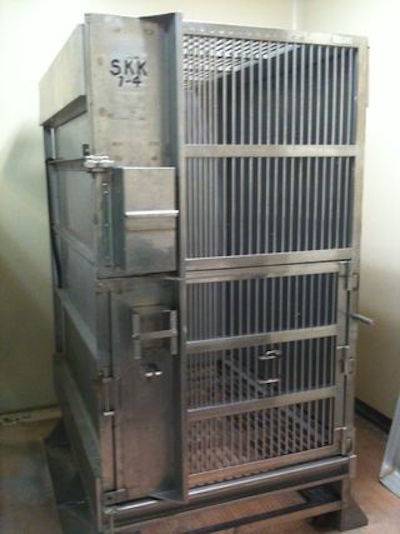 chimp lab cage