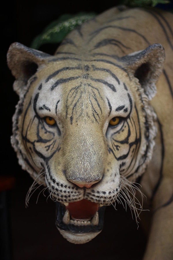 Tiger statue