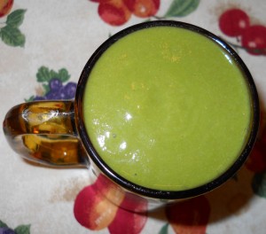 Green Smoothie with Apple Banana Collard Greens and Peaches