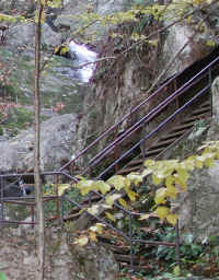 Crabtree Falls - 3 Nov 2005 - 031a