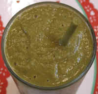Green Smoothie with Collard Greens and Zucchini