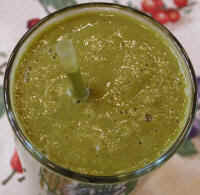 Green Smoothie with Kale, Zucchini and More