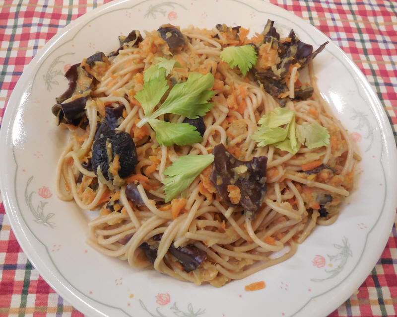 Lo-mein Vegetable Mushroom - An all-creatures Vegan Recipe