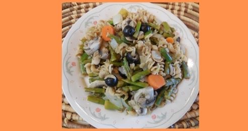 Pasta Primavera with Asparagus, Mushrooms Carrots, Olives and Lemon Sauce: All-Creatures.org Vegetar